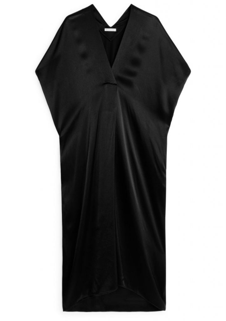 svart kaftan arket 2019