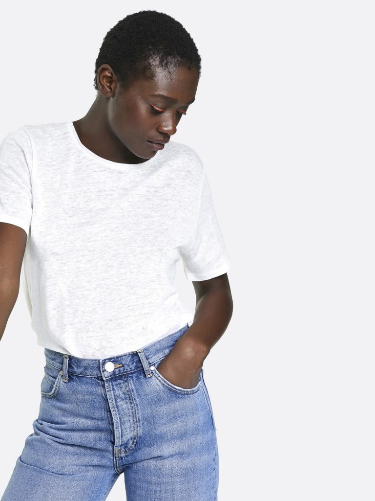Så bygger du din perfekta kapselgarderob med t-shirt för dam