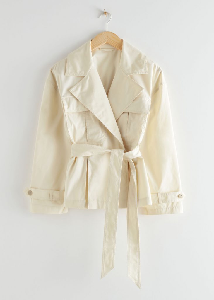 kort beige trenchcoat otherstories