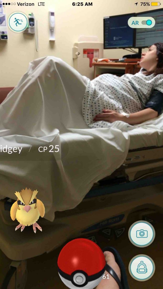 Fångade Pokémons när hans fru födde barn