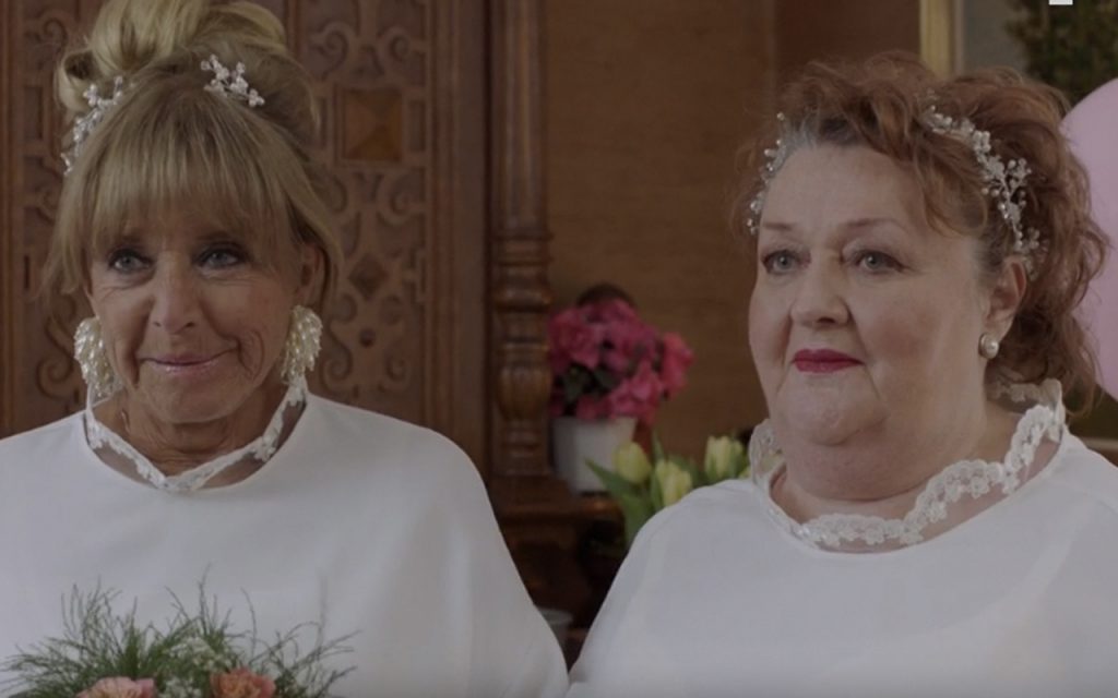 Marianne Mörck och Barbro "Lill-Babs" Svensson i SVT:s Bonusfamiljen.