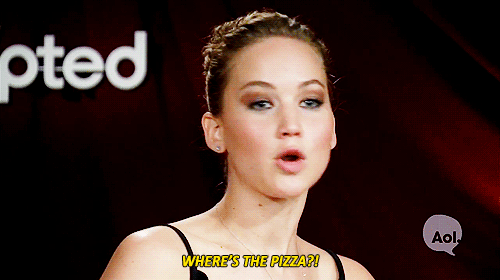 Jennifer Lawrence undrar var pizzan är. 